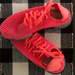 Bright Pink Adidas only work a few times 👟